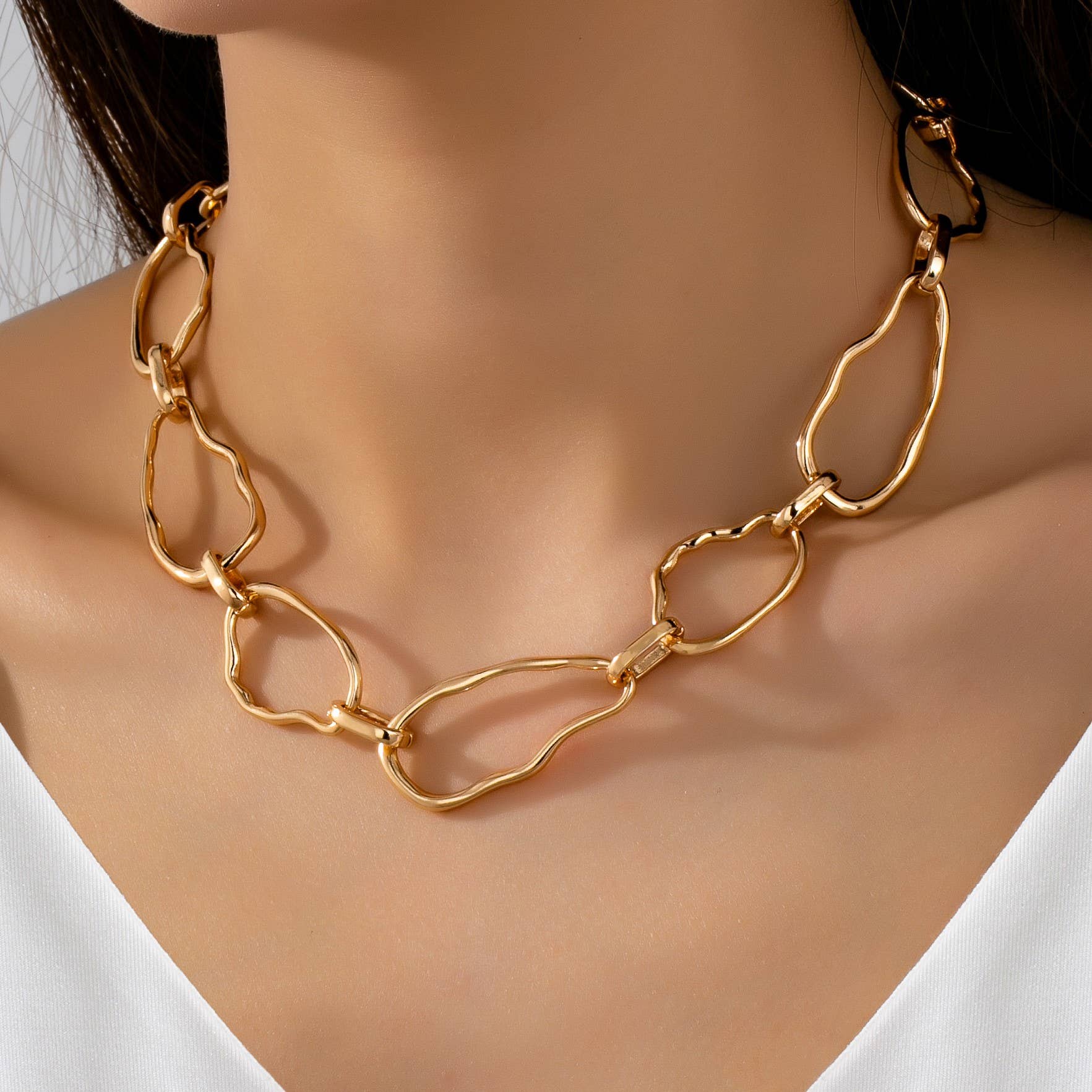 Josslyn Artisanal Hammered Organic Link Necklace