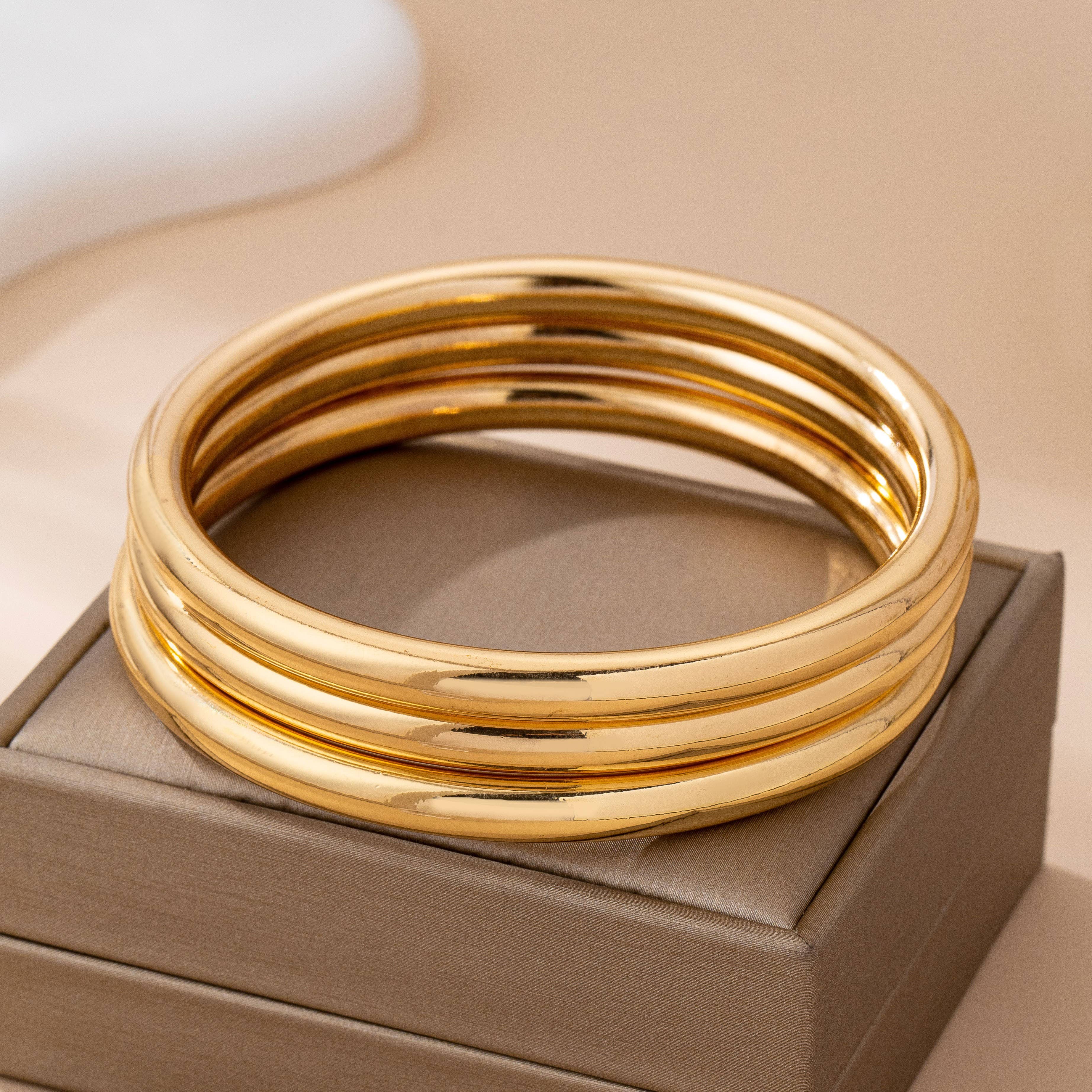 Josslyn Chunky Triple Tube Bangle Set