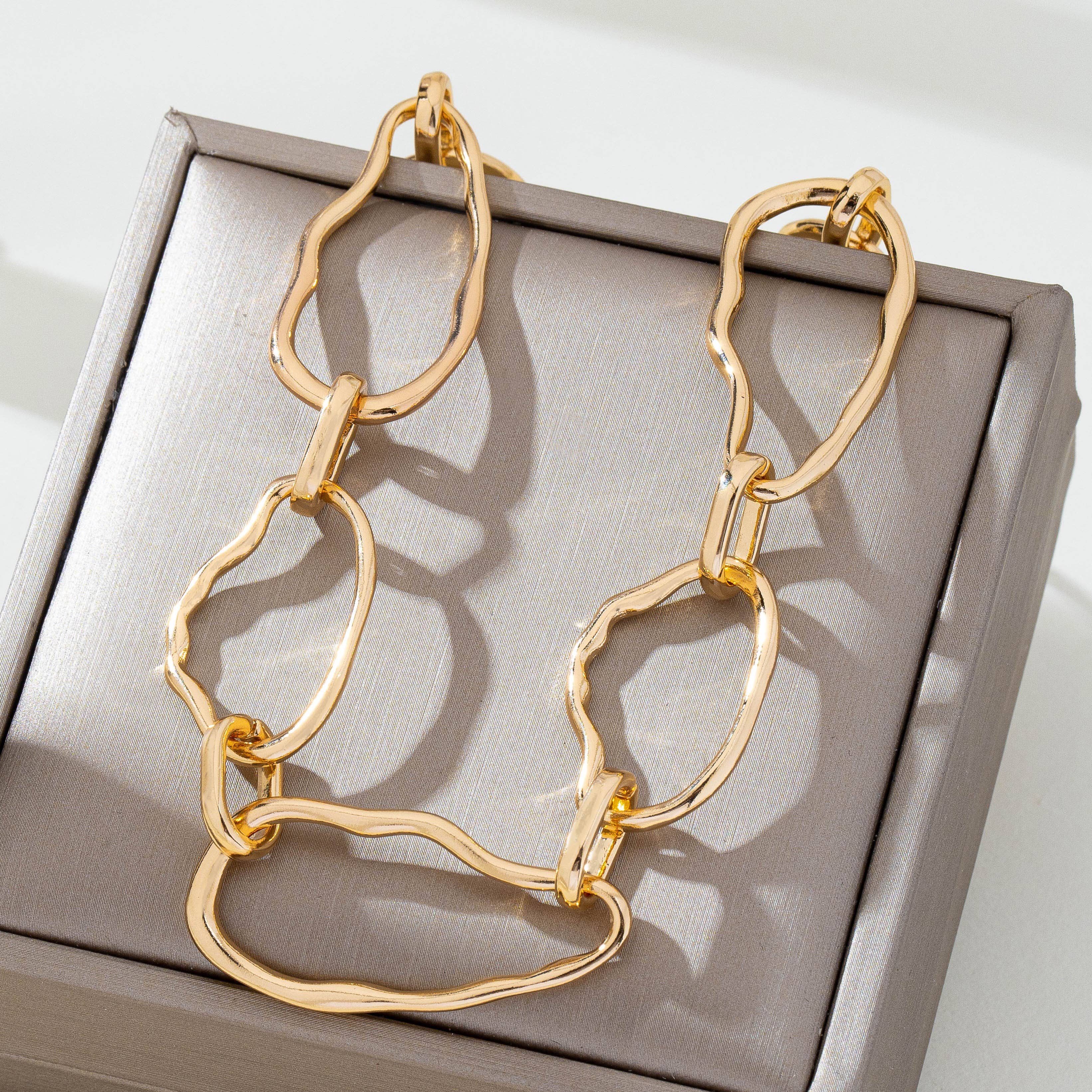 Josslyn Artisanal Hammered Organic Link Necklace